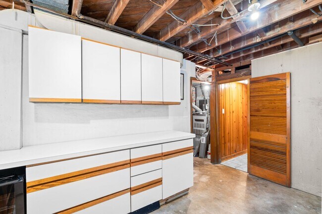 Building Photo - 3 Bed 2 Bath - Takoma Park Split Level - 1...