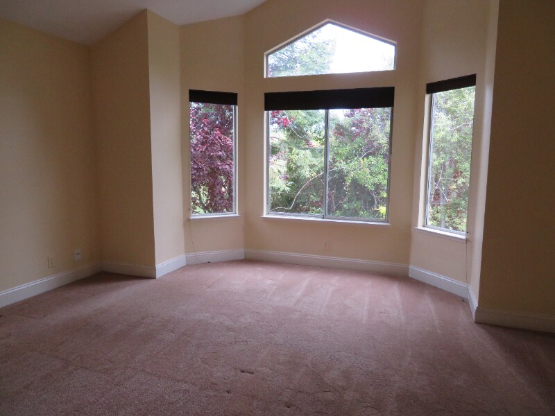 Building Photo - 3212 Bear Creek Dr