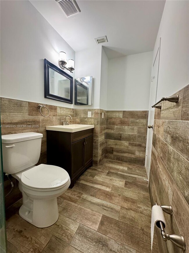 Building Photo - 6375 SW 136th Ct