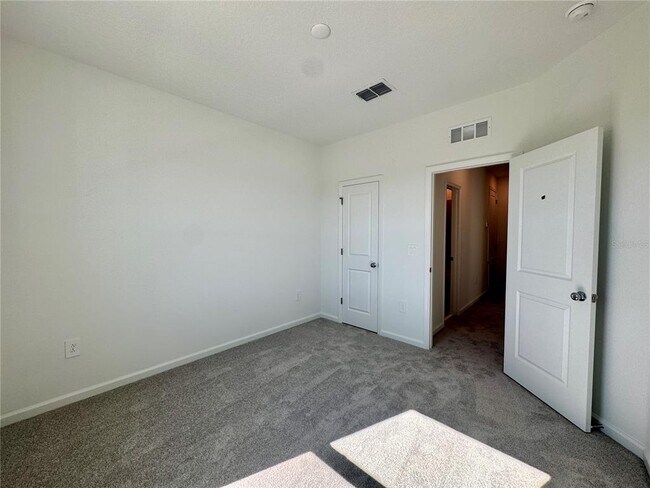 Building Photo - 2819 Maloof Dr