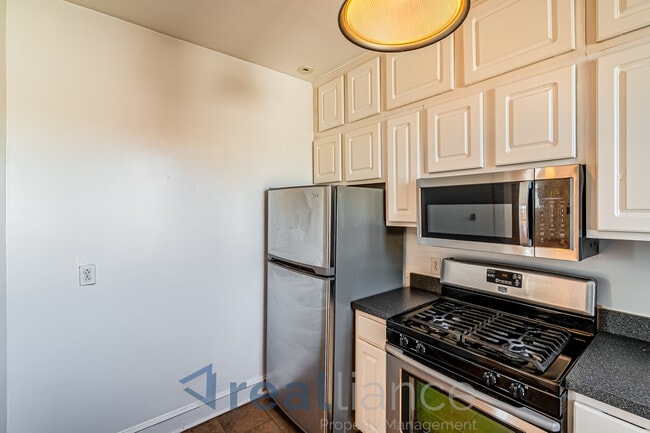 Building Photo - 1020 Fairmont St NW