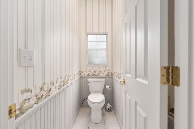 Building Photo - 7013 NW 50th Terrace