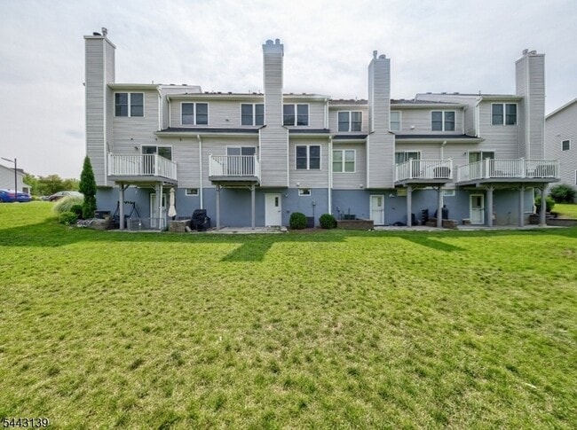 Building Photo - 26 DeCroce Ct