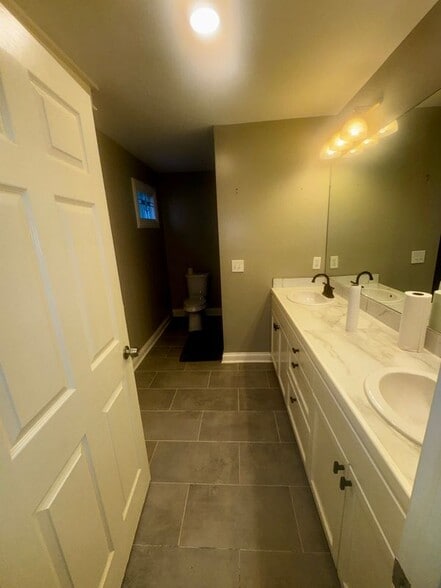 Building Photo - 375 Amber Leaf Dr
