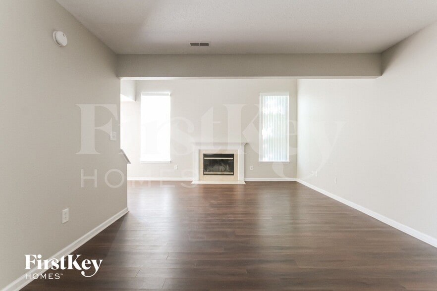 Building Photo - 7126 Parklake Pl