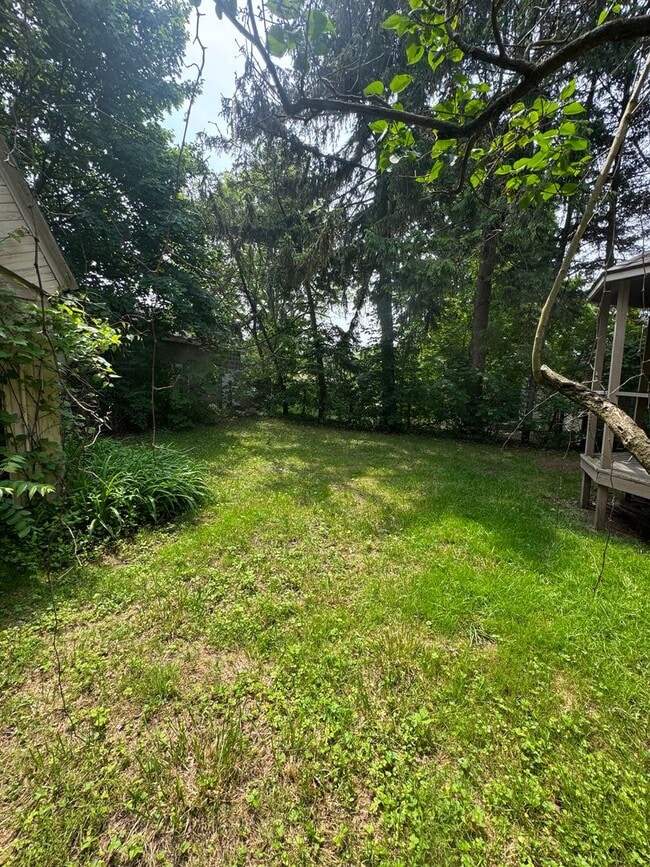 Building Photo - Beautiful 3- Bedroom Home for Rent- Univer...