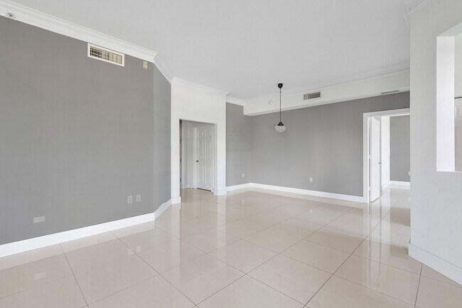 Building Photo - 3001 NE 185th St