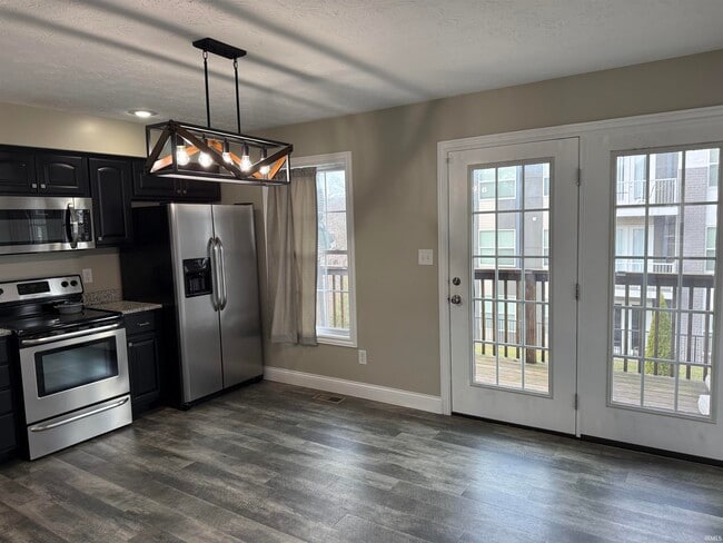 Building Photo - 2320 S Samuel Ln