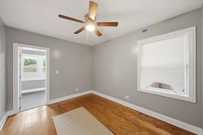 Building Photo - 8326 S Luella Ave