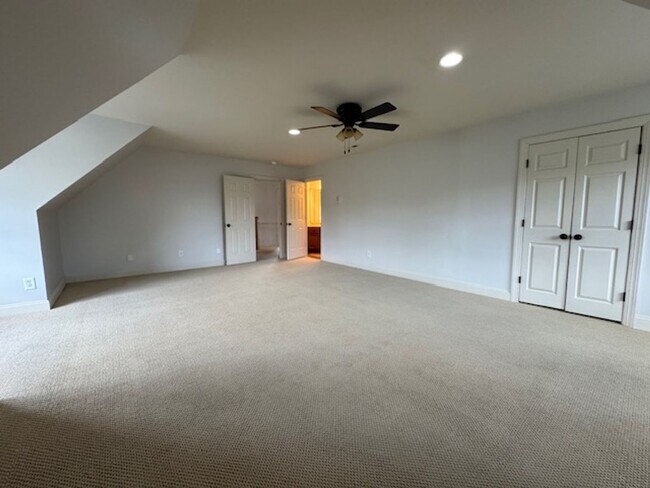 Building Photo - Eagle Ridge Golf Club!