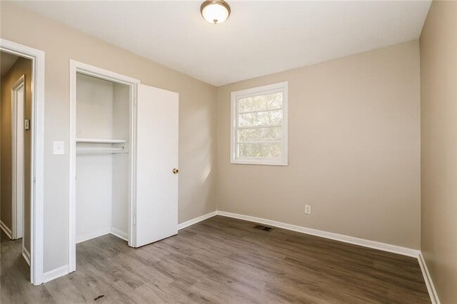 Building Photo - 3520 Ruby H Harper Blvd SE