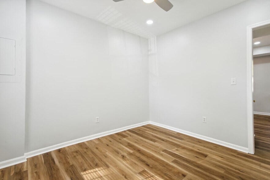 Building Photo - 1110 3rd St NE