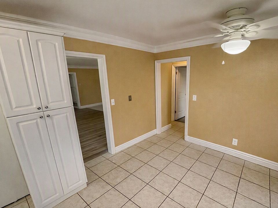 Building Photo - 4600 Guava Avenue