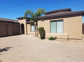 Building Photo - 809 E Seneca St