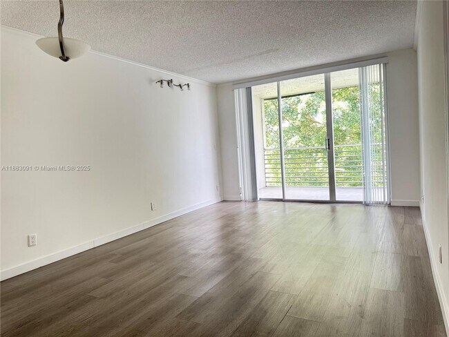Building Photo - 9235 Lagoon Pl