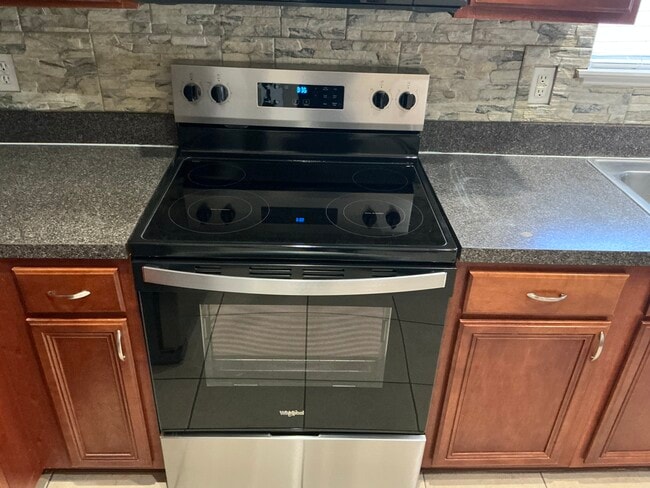 Building Photo - 1714 Cedar Lake Dr