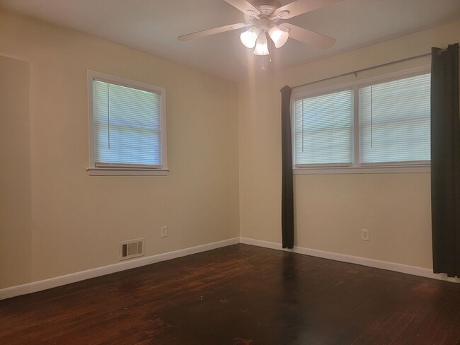 Building Photo - Spacious 3BR Ranch in Prime Atlanta Location!