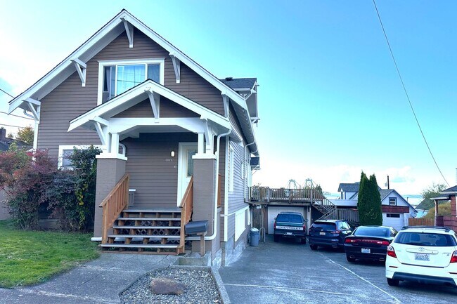 Building Photo - 3022 Federal Ave