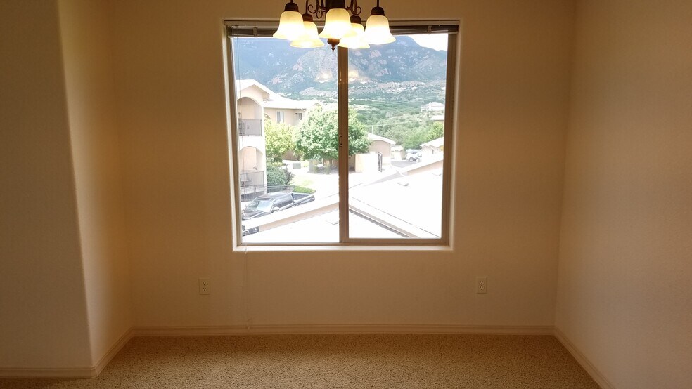 Building Photo - 1610 Little Bear Creek Pt