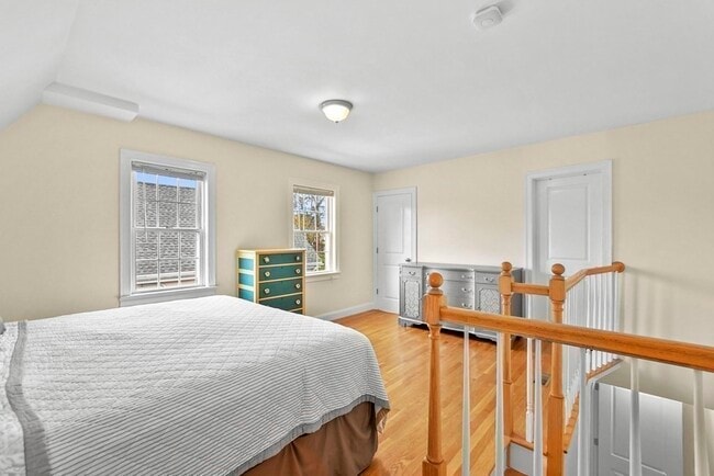 Building Photo - 224 Robbins St