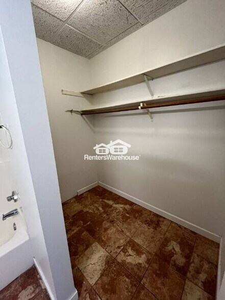 Building Photo - 431 S 7th St