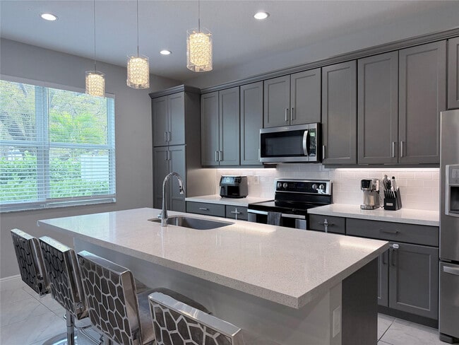 Building Photo - 556 Parsons Wy