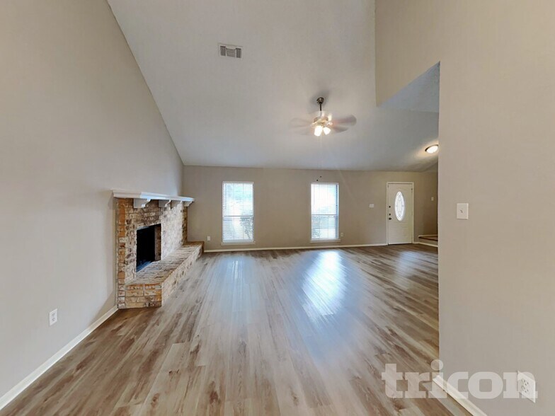 Building Photo - 2637 Bennington Ct