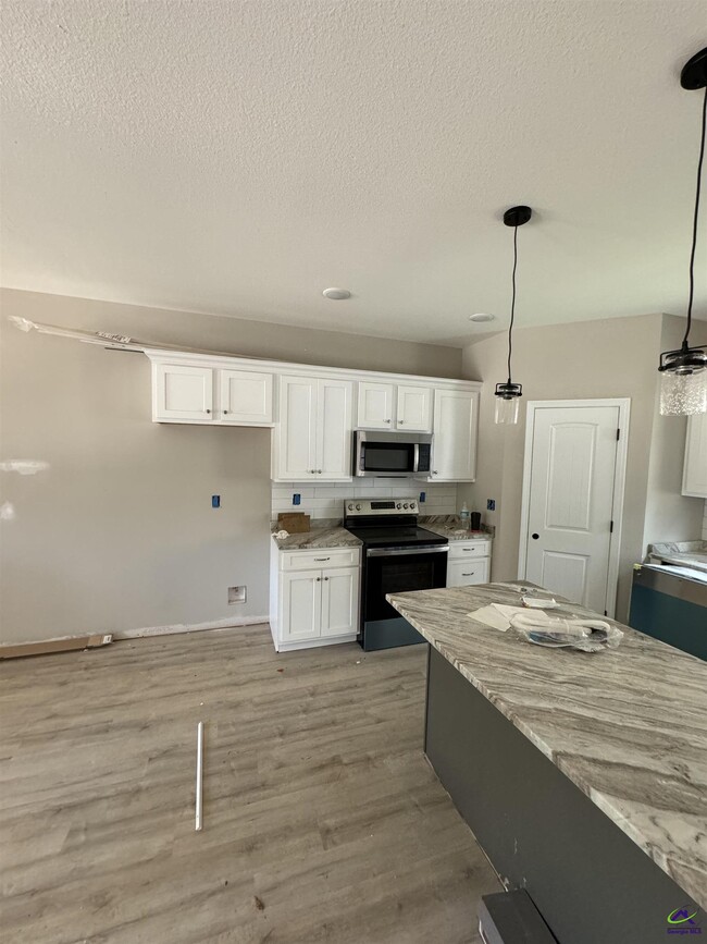 Building Photo - 312 Beau Claire Cir