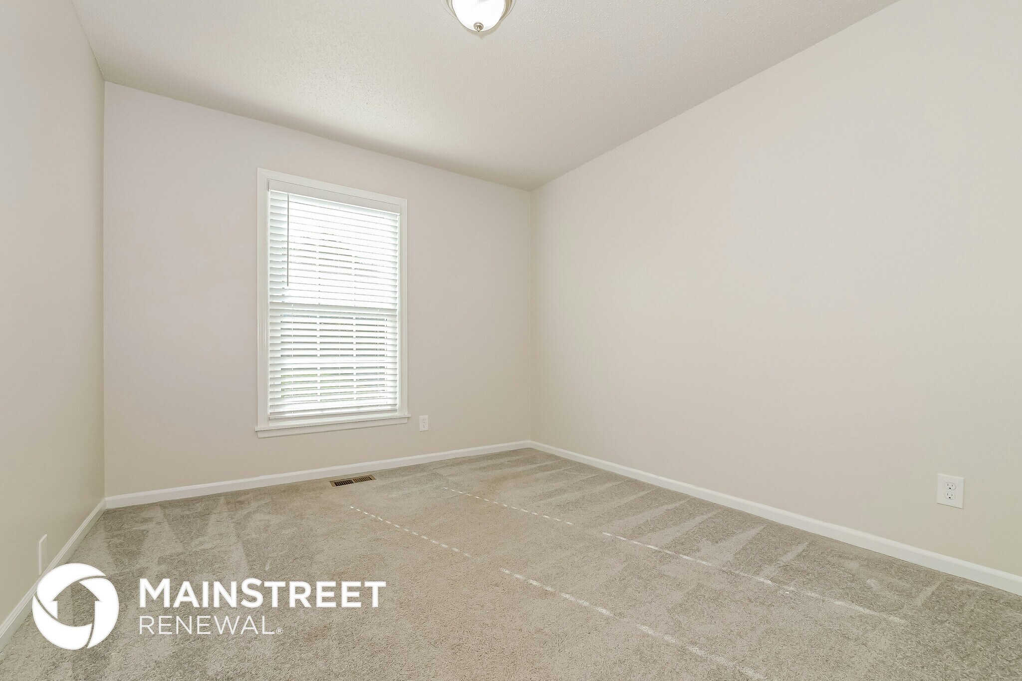 Building Photo - 1612 NE 112th Terr