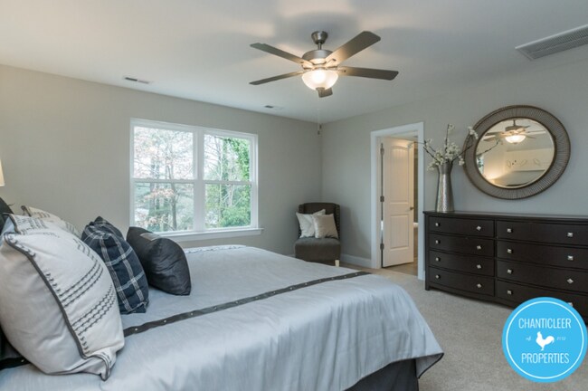 Building Photo - 2527 Reynolds Dr