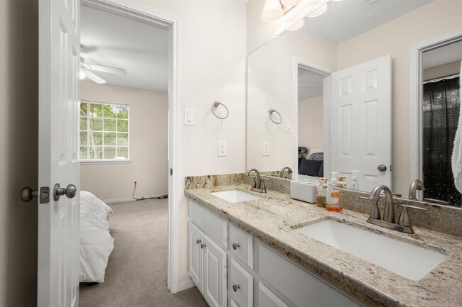 Primary Photo - 12430 Hammersmith Dr