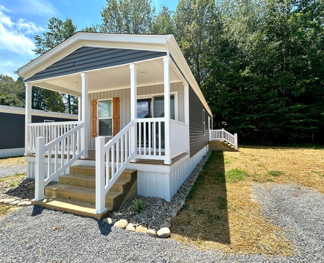 Primary Photo - 30 1st St