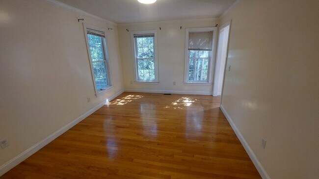 Building Photo - 339 Poplar St
