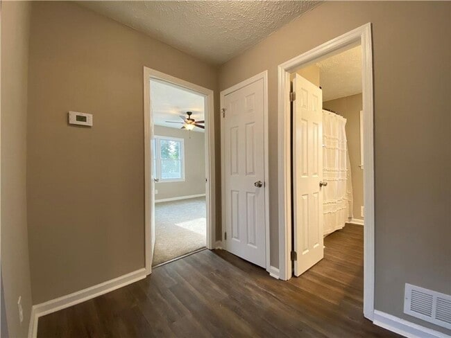 Building Photo - 2 Bed/1 bath single family home in Forsyth...