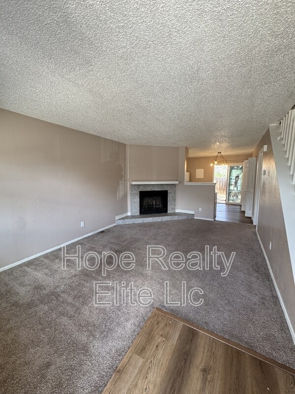 Building Photo - 2522 Knob Hill Ct