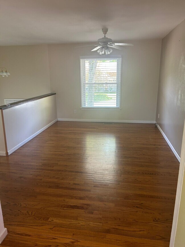 Building Photo - 375 Messina Dr