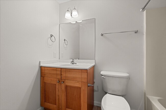 Building Photo - 5115 E 11th St