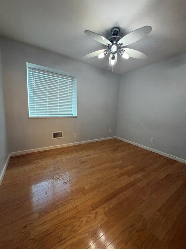 Building Photo - 2303 Barton Village Cir