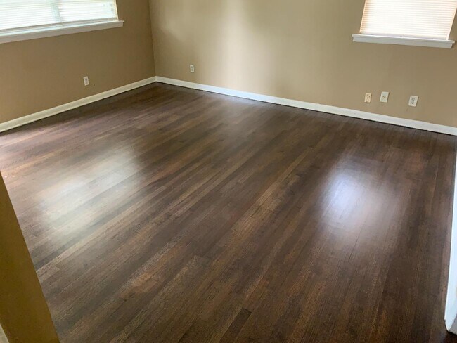 Building Photo - 701 Frayser Dr