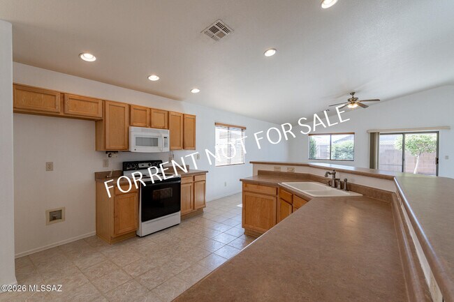 Building Photo - 2439 W Rousseau St