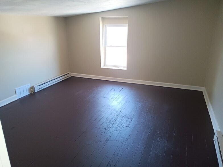 Building Photo - 3289 S Main St