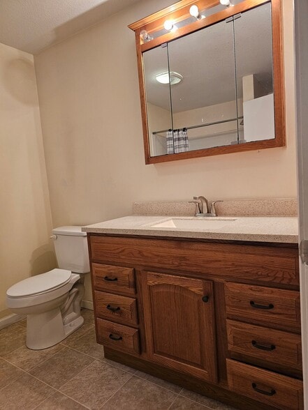 Building Photo - 1106 Park St