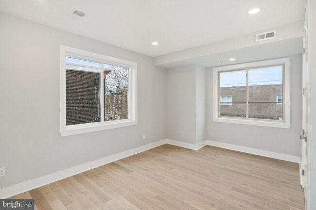 Building Photo - Newly Constructed Fishtown Home