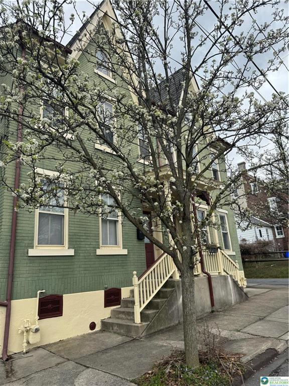 Building Photo - 417 Linden St