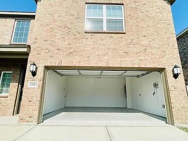 Building Photo - 1321 Windermere Wy