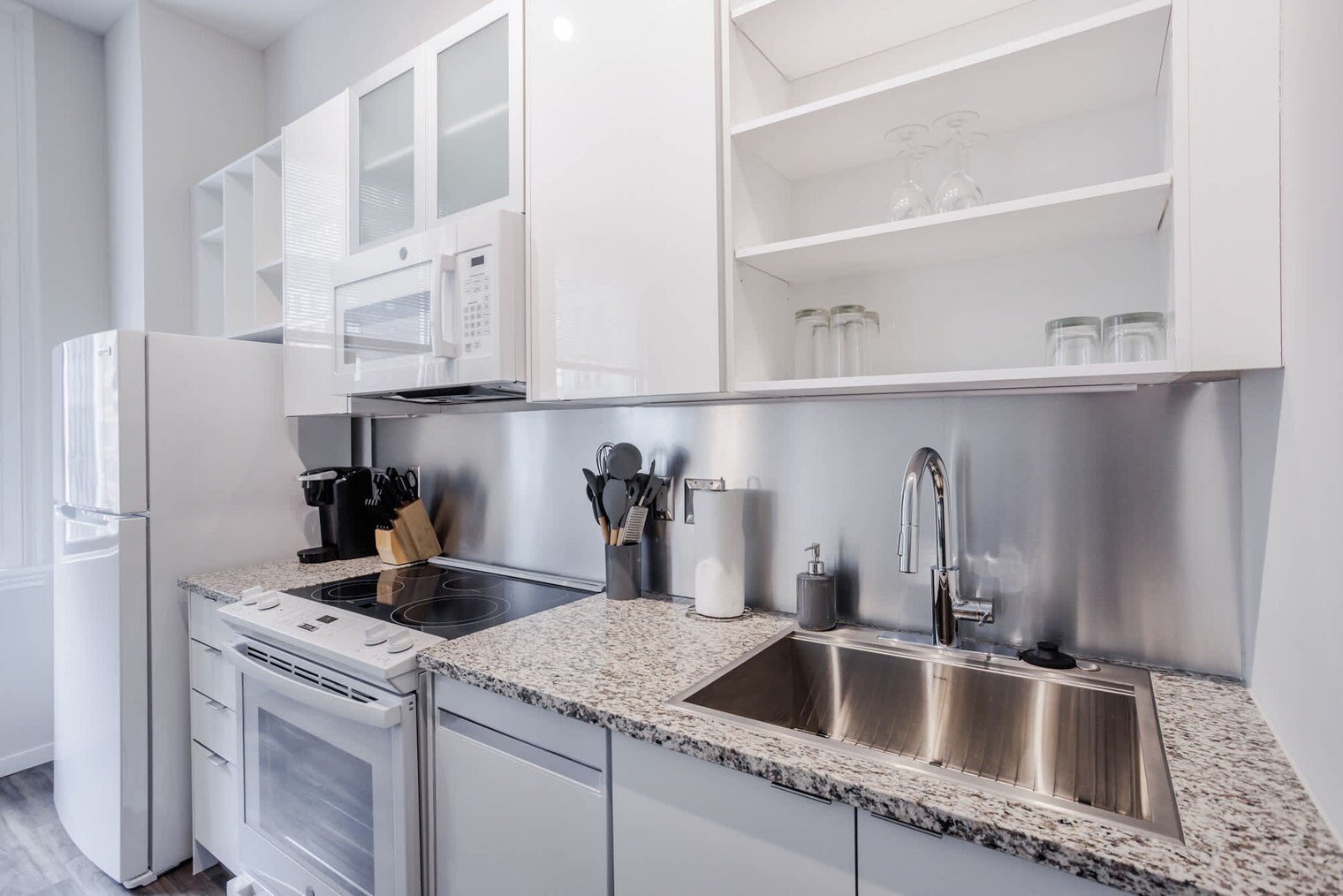 Building Photo - 9-JAN-JAN E 4th St