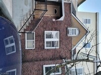 Building Photo - 22 Nichols St