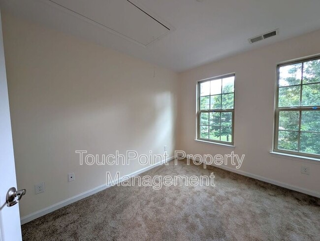 Building Photo - 4061 Zilker Park Dr