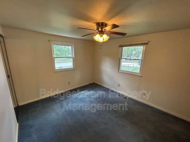 Building Photo - 7281 Klyemore Dr