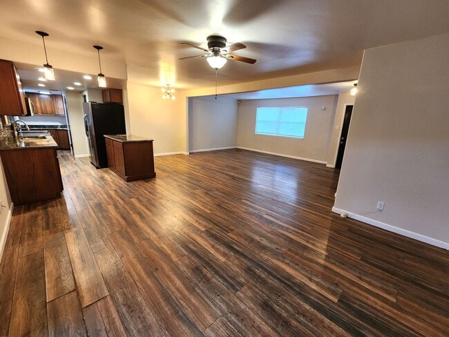 Building Photo - 1795 Carlyle Dr